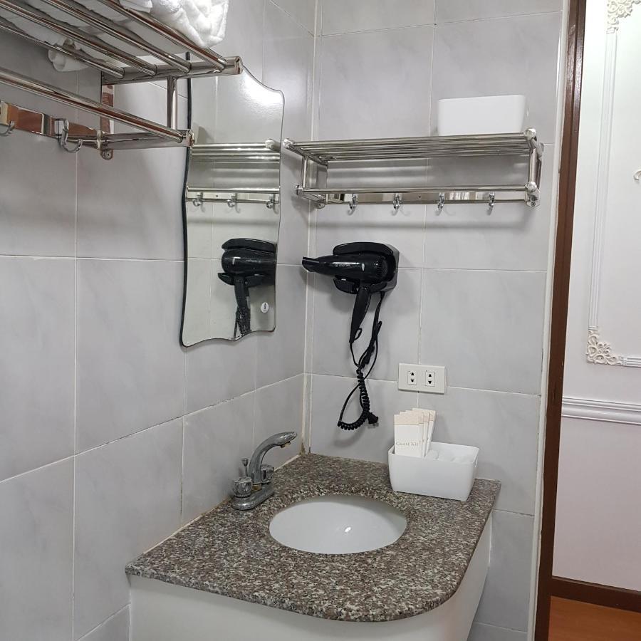 Victorian Condo With Free Parking At Albergo Hotel Baguio City Exterior foto